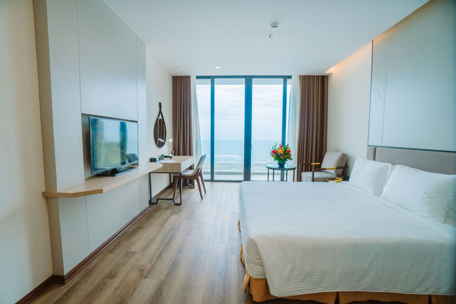 Mường-Thanh-Điem-den-yen-binh-cho-30.04 (2)