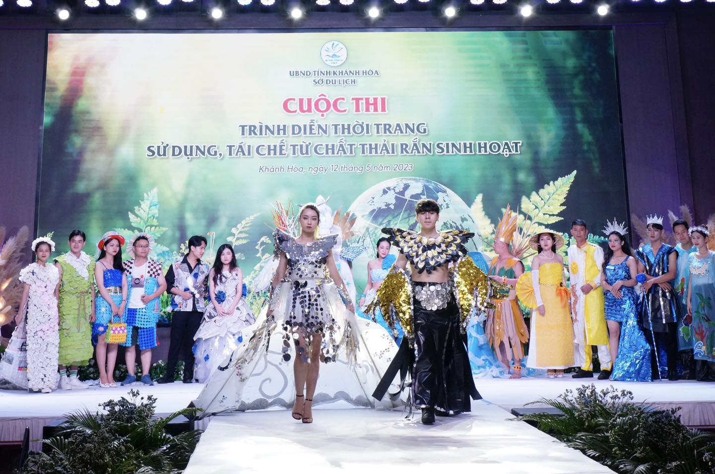Trang-phuc-du-thi-Muong-Thanh-3