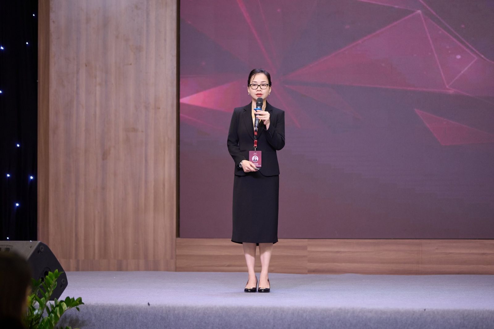 chia-se-cua-giam-doc-chuyen-mon-van-phong-tap-doan