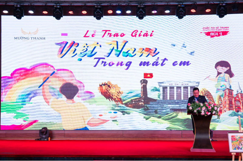 dai-dien-muong-thanh-phat-bieu-cuoc-thi-ve-tranh-mua-4