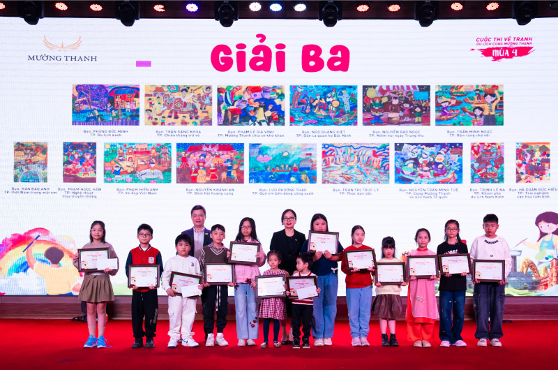 giai-ba-cuoc-thi-ve-tranh-mua-4