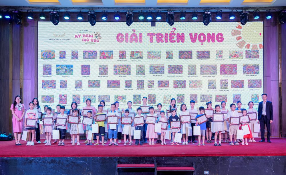 giai-trien-vong-cuoc-thi-ve-tranh-mua3