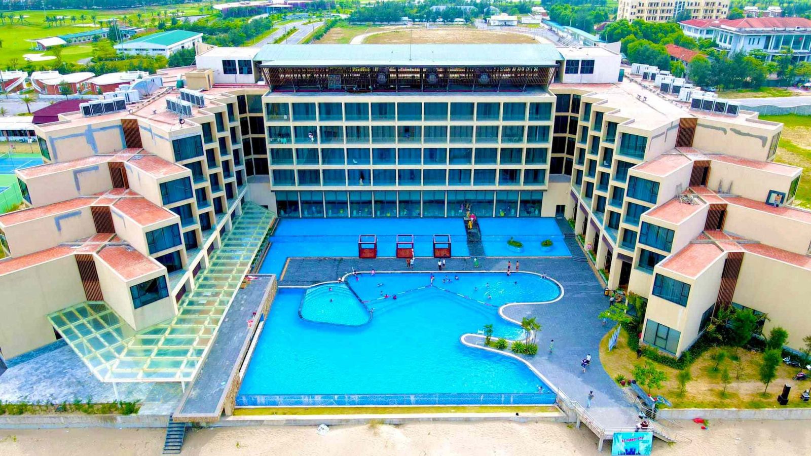 Toan-canh-khach-san-Muong-Thanh-Luxury-Xuan-Thanh