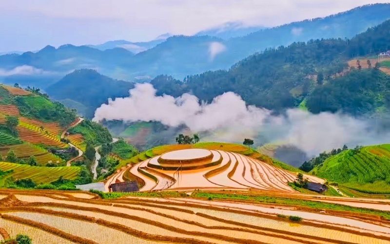khung-canh-an-tuong-mu-cang-chai-mua-nuoc-do