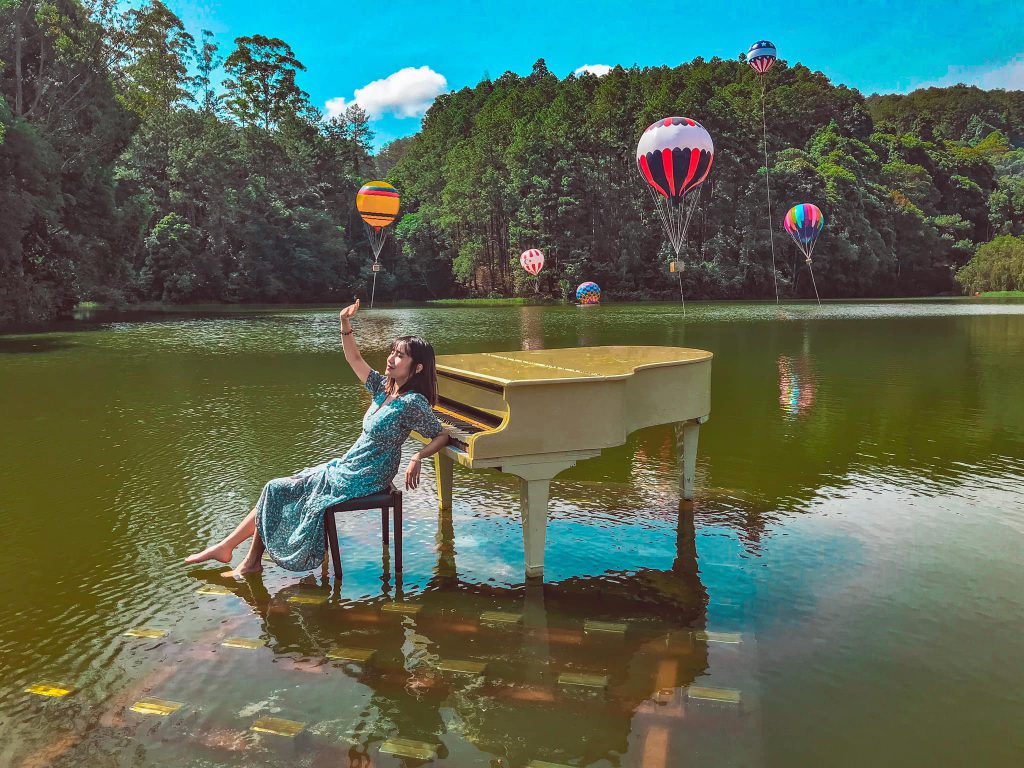 lac-tien-gioi-da-lat-khung-canh-dan-piano-1