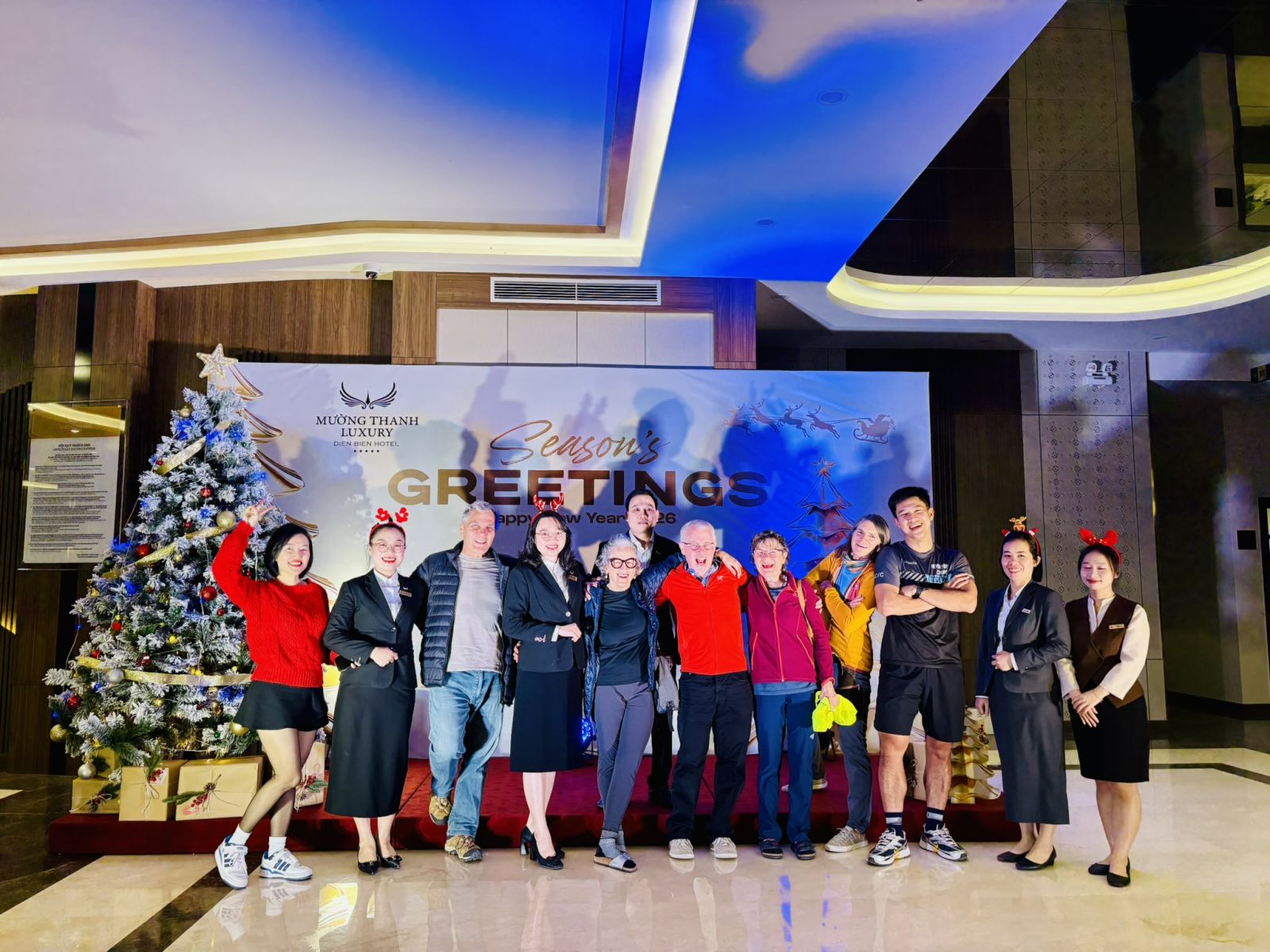 le-thap-sang-cay-thong-noel-tai-muong-thanh-2