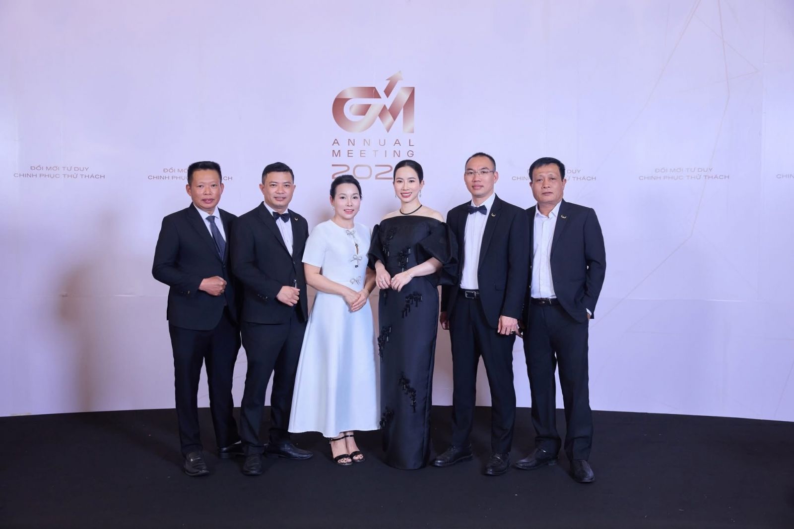 luu-lai-khoanh-khac-tai-gala-dinner