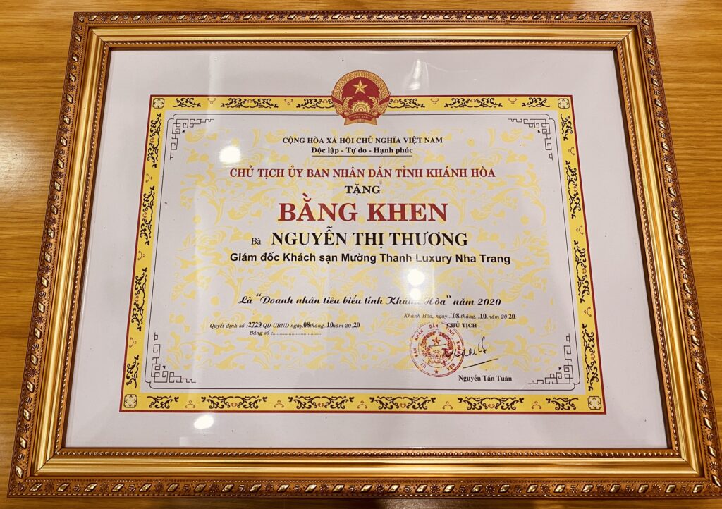 MT-luxury-nha-nhang-nhan-khen-thuong