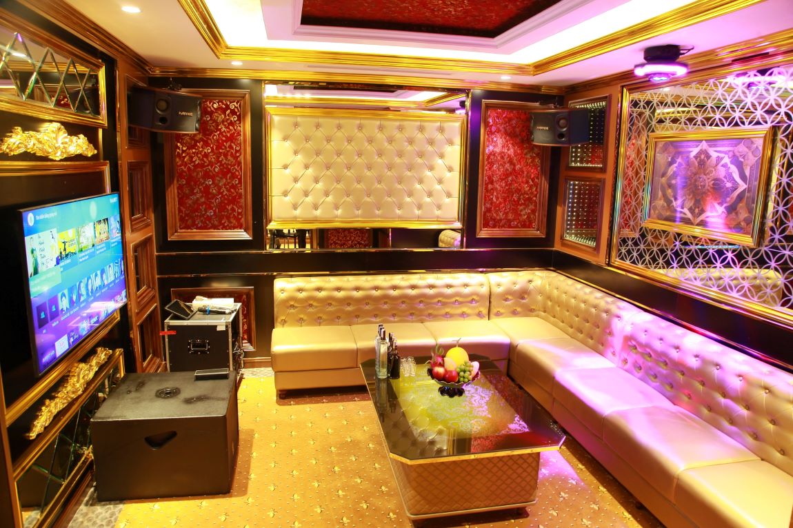 phong-tong-thong-tai-muong-thanh-luxury-quang-ninh-phong-karaoke