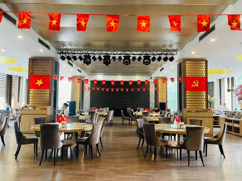 trang-tri-mung-le-tai-muong-thanh-grand-sai-gon