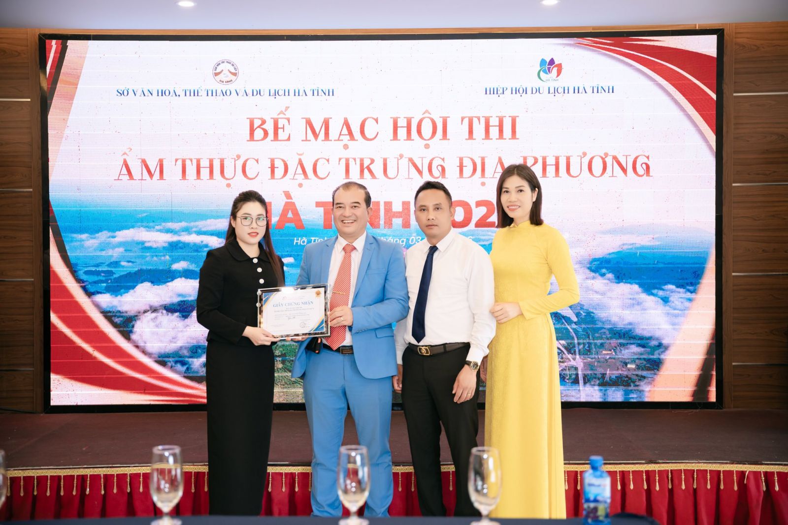 trao-giai-muong-thanh-grand-ha-tinh-tai-hoi-thi-am-thuc